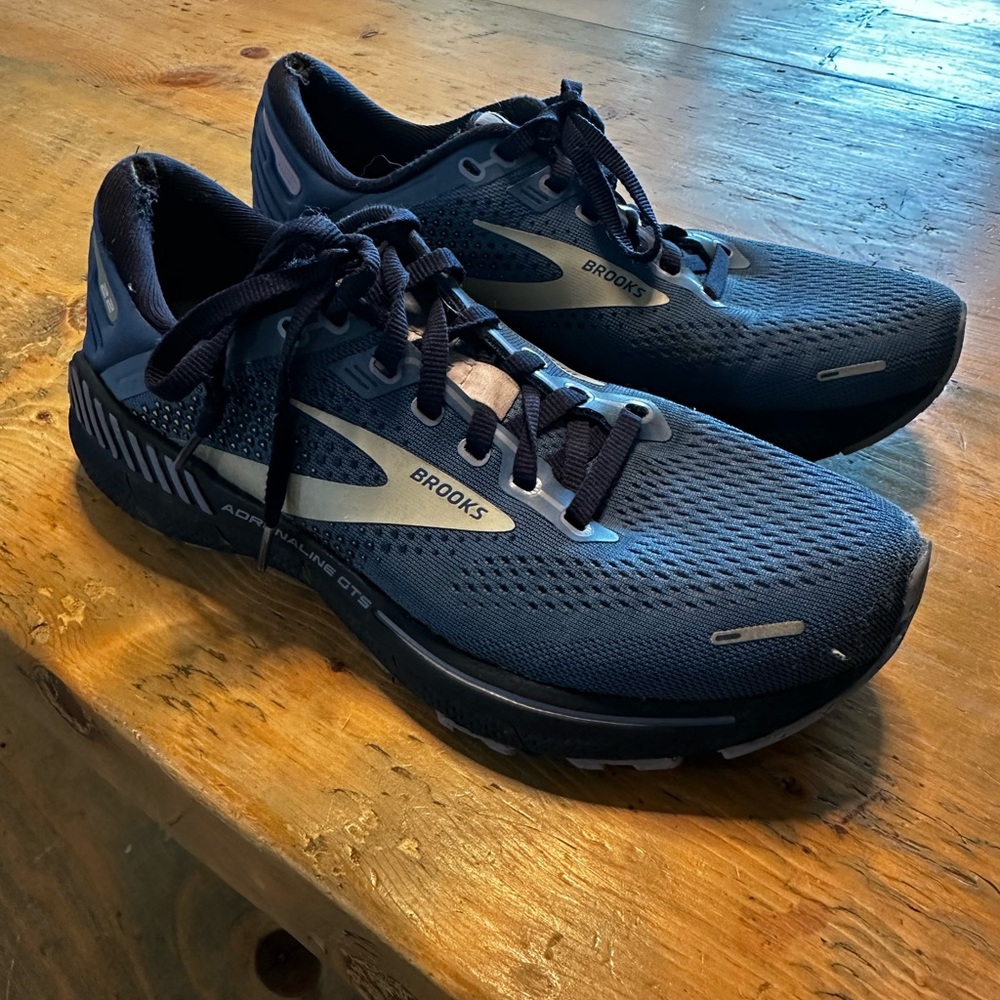 Brooks Adrenaline size 7